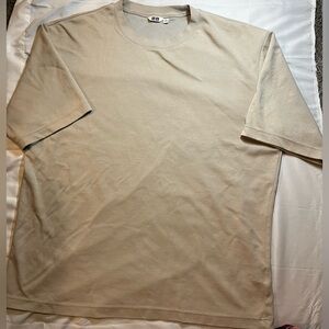NWOT Uniqlo Mens XL AlRism Oversized Cream Tshirt